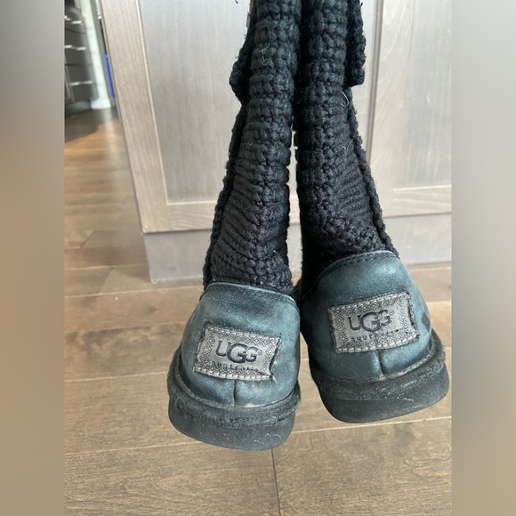 Girls size‎ 3 knit Uggs - Picture 2 of 5